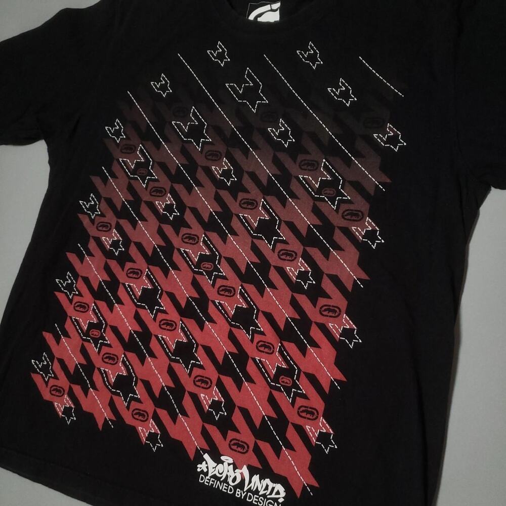 2000s Ecko Unlimited red ombre tee Mens 2XL